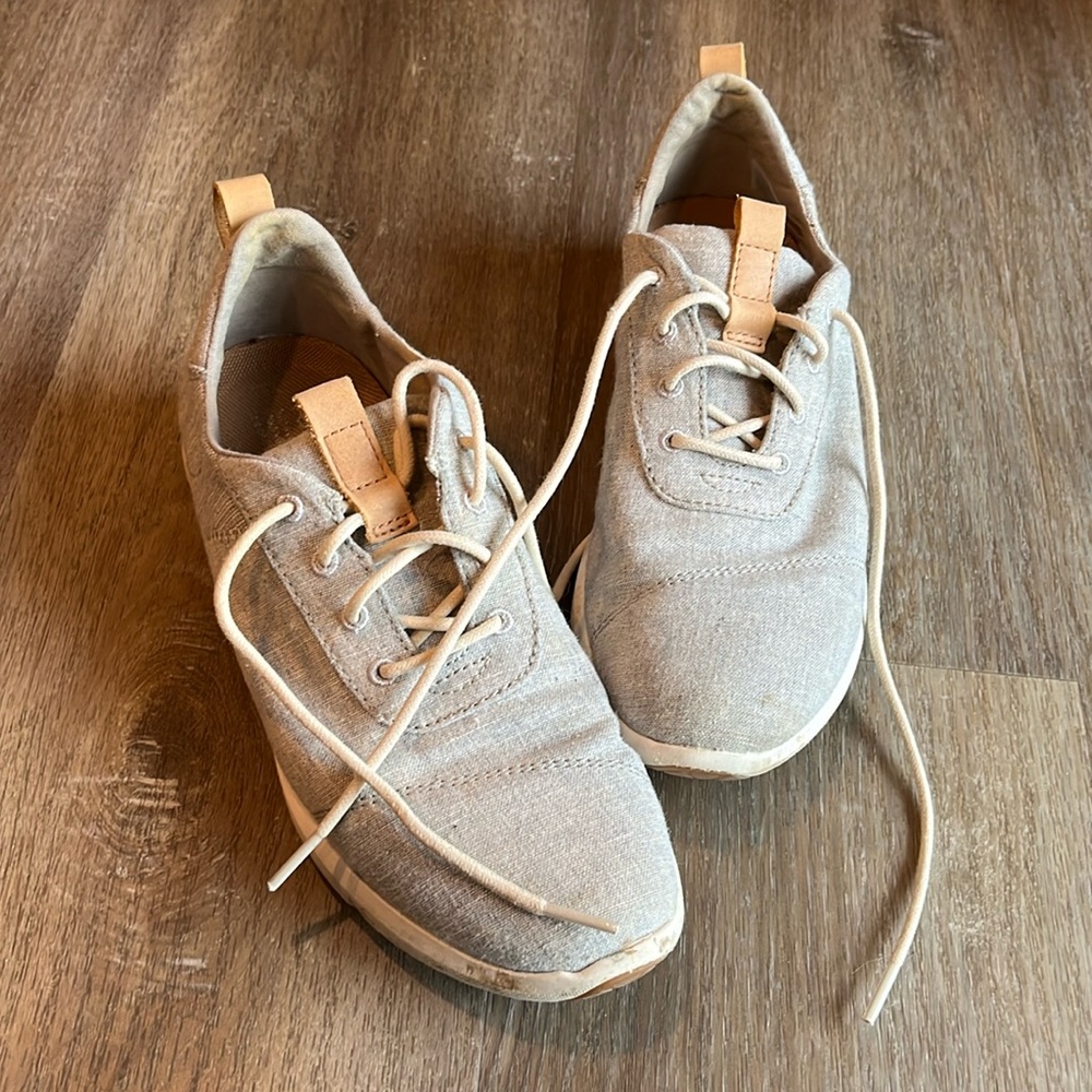 Toms women’s Cabrillo sneakers